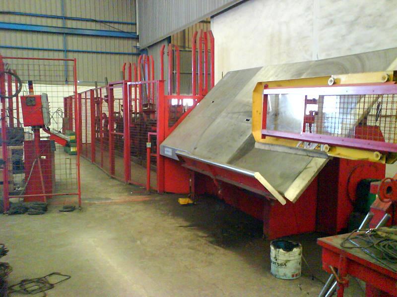 Estribadora automatica
