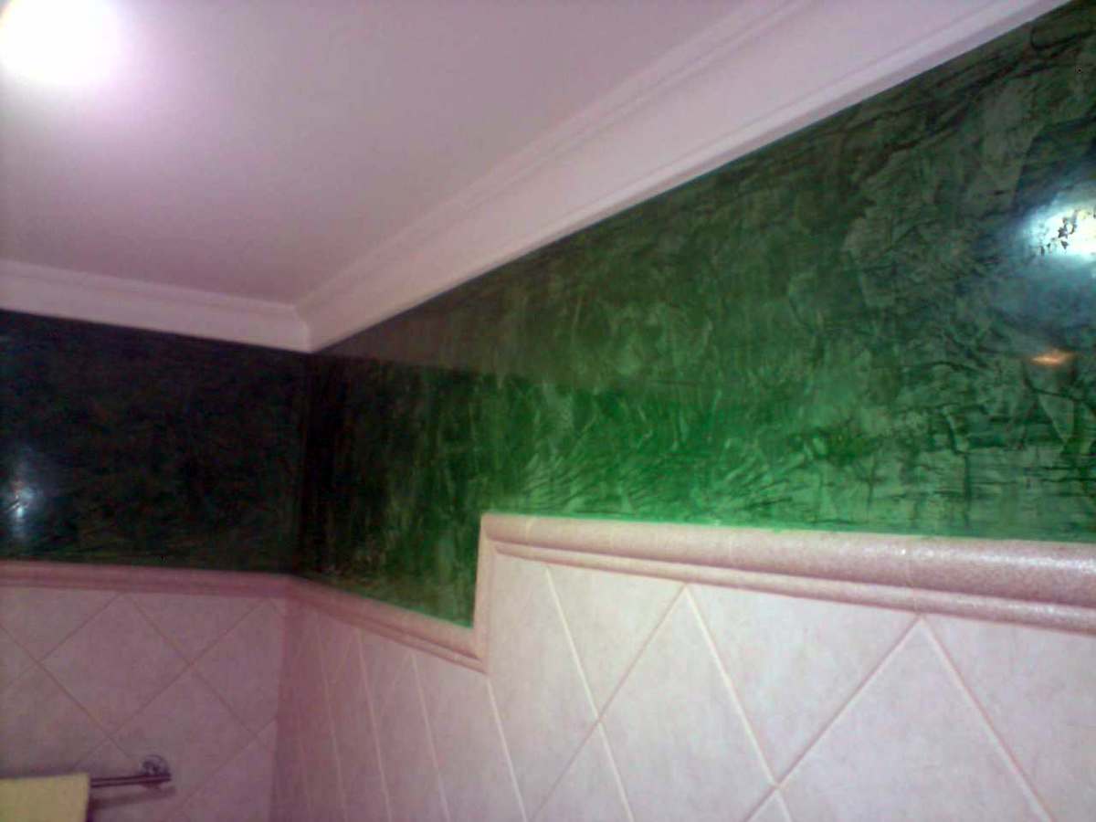 ESTUCO VERDE EN BAÑO