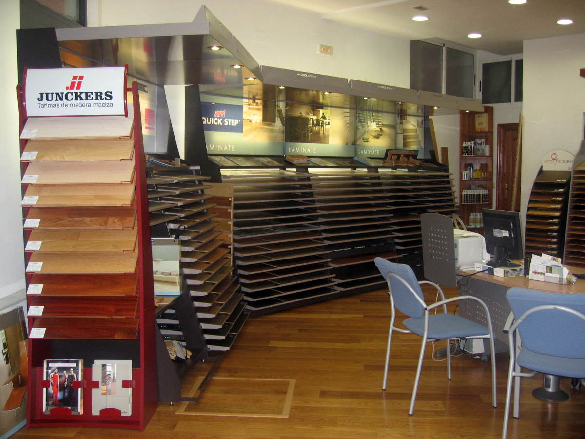 EXPOSITOR TIENDA