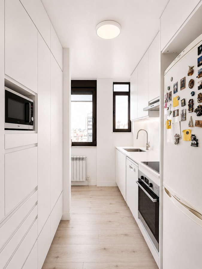 Cocina Ikea doble frente minimalista