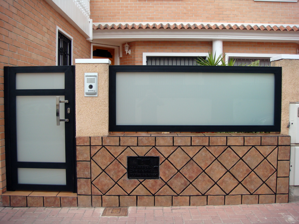 fachada de hierro tratado al horno