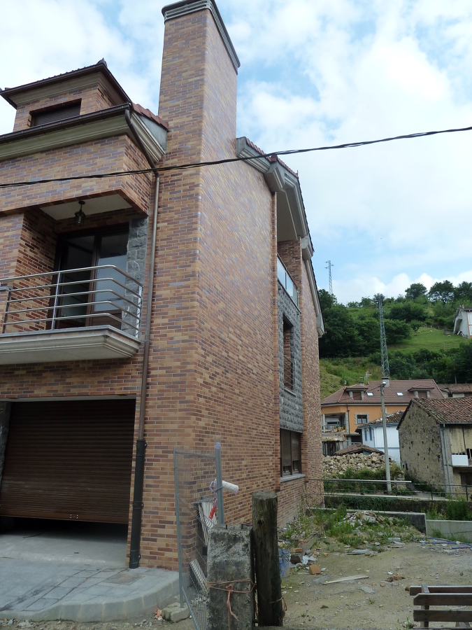 Fachada de la construcción de casa