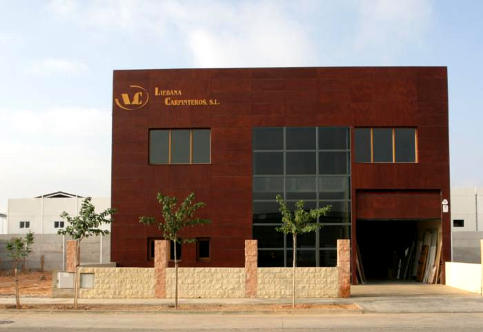 Fachada LIEBANA CARPINTEROS, S.L