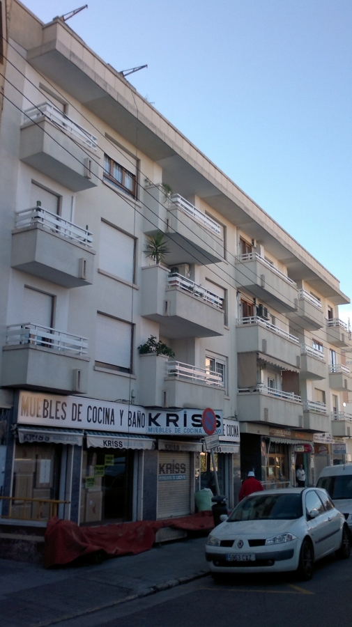 Fachada sin pintar.