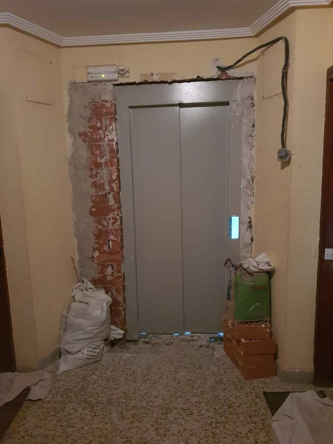 SUSTITUCION DE PUERTAS DE PLANTA