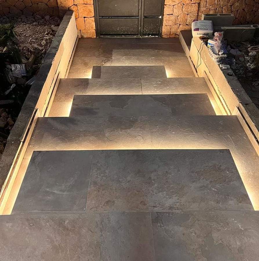Escalera flotante
