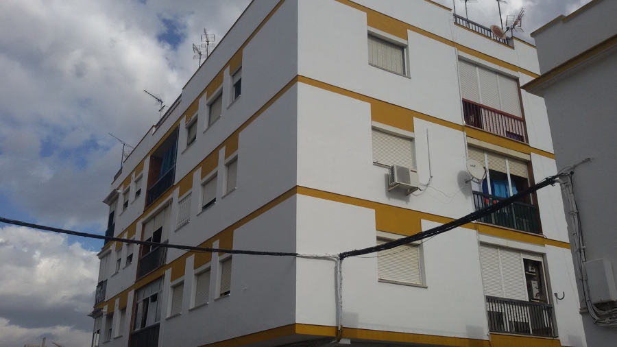 FINALIZADO LA REPARACIÓN Y PINTURA DE LAS FACHADAS