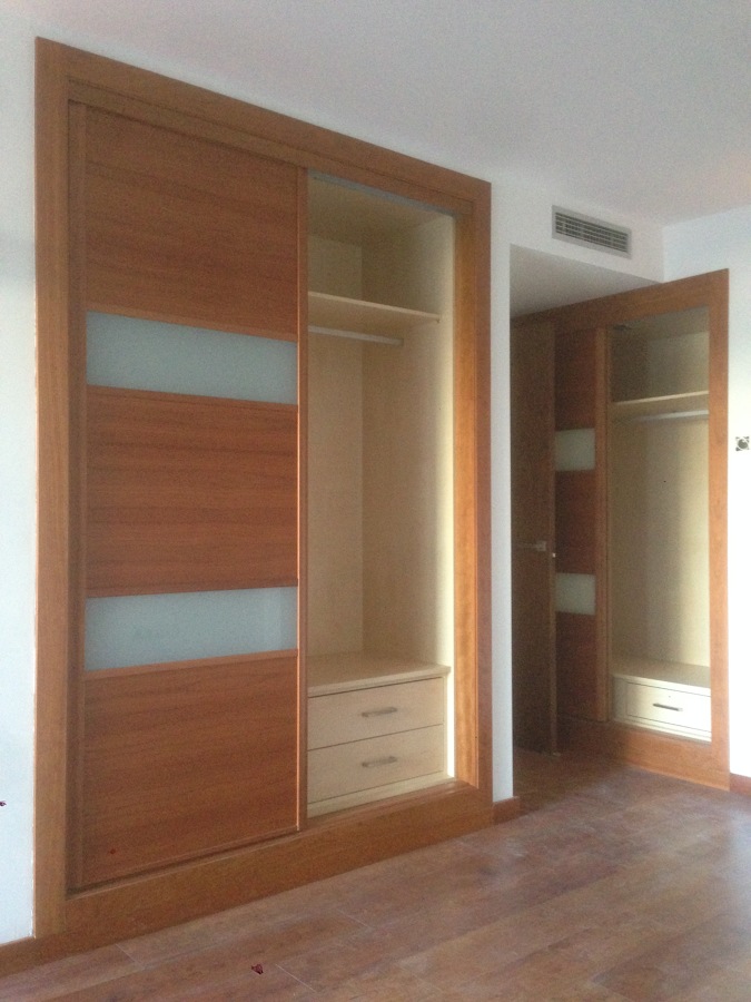 Armario de puertas correderas