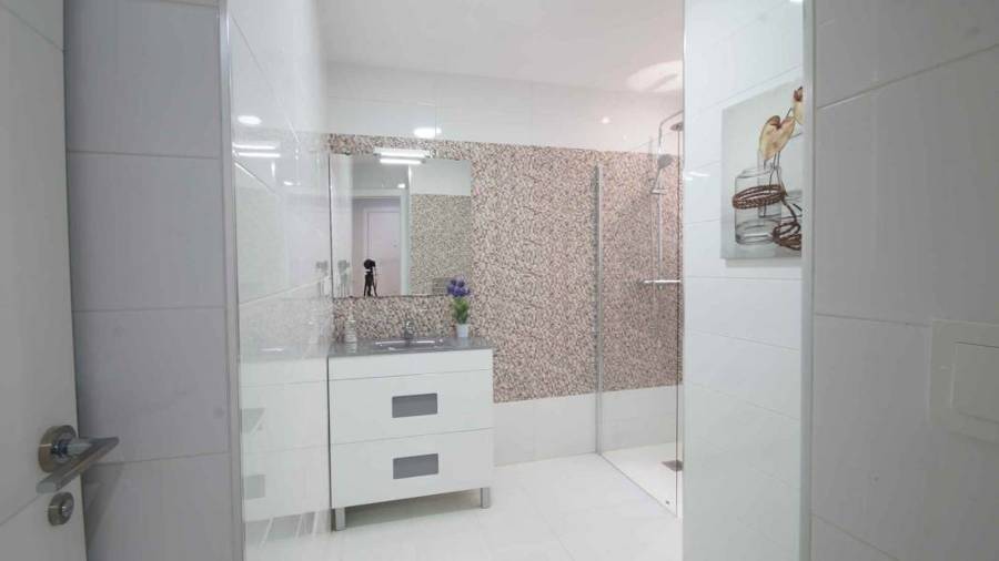 BAÑO MODERNO