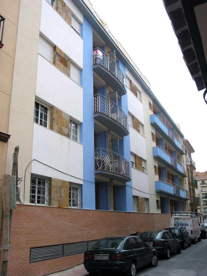 BLOQUE DE VIVIENDAS