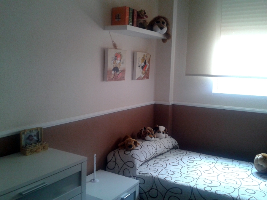 habitacion infantil chocolate y beige