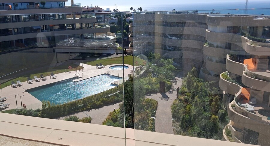 Limpieza de cristales de terraza. Terrace glass cleaning.