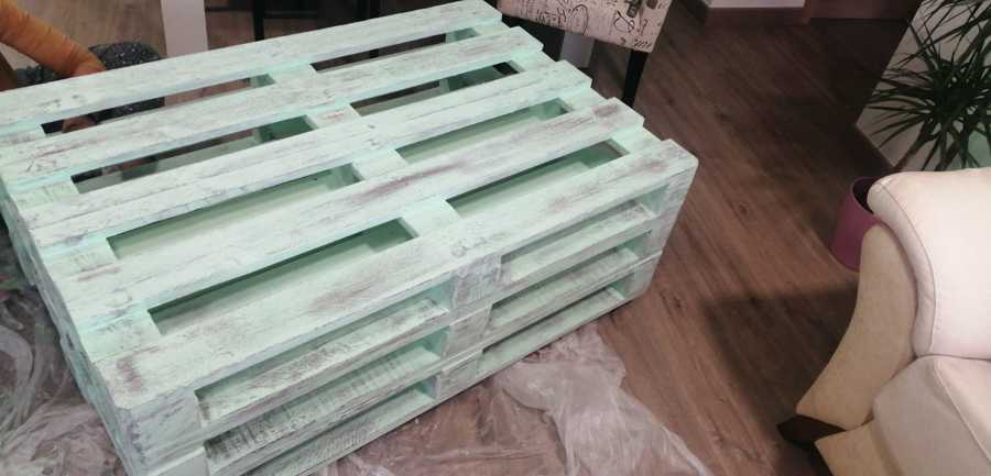 Pintura ala tiza decoración mesa palets