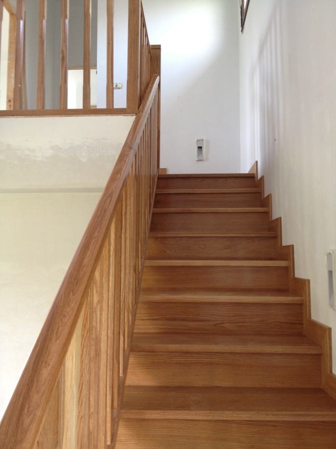ESCALERA DE ROBLE