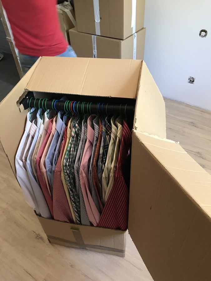 CAJAS PARA ROPA DE PERCHA