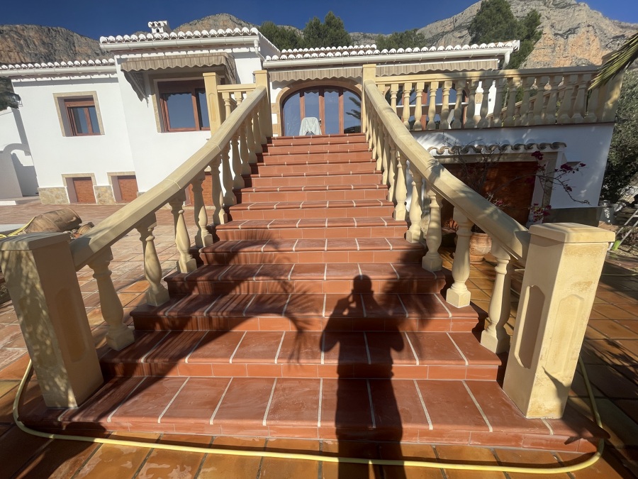 escalera y palostradas