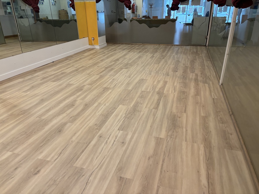 Suelo vinilico spc