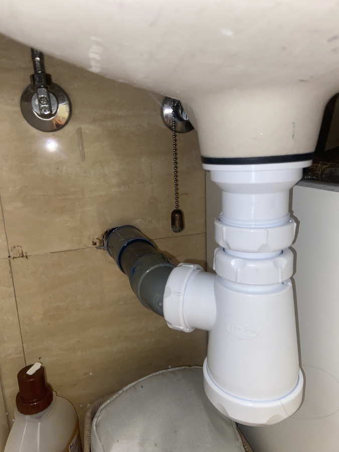 Sustitución desagüe y sifón lavabo