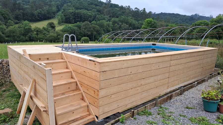 Recubrimiento de piscina de superficie