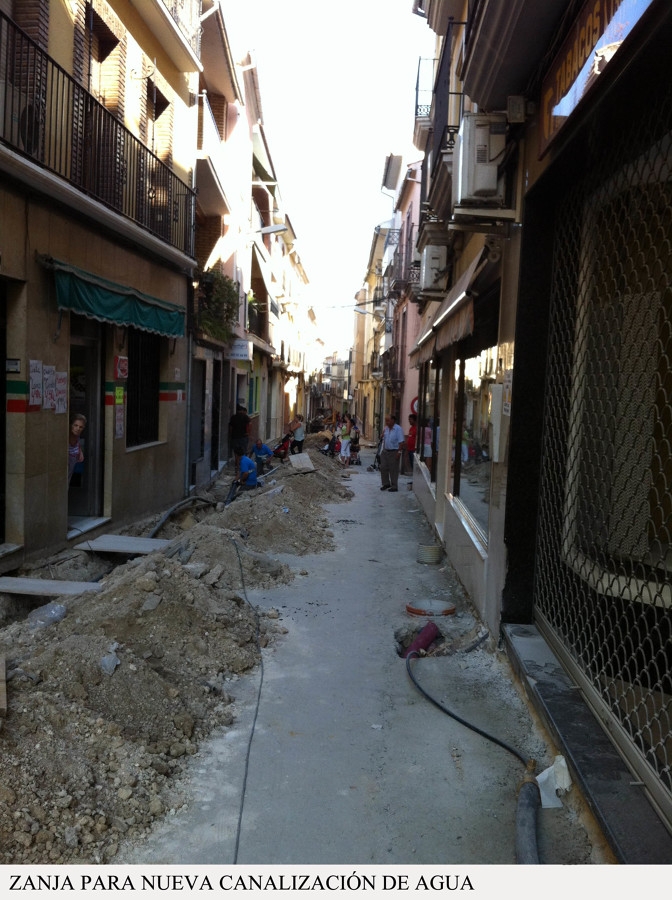 EXCAVADO DE ZANJA CALLE BALLESTEROS