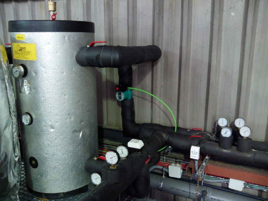 instalación de climatización de fancoils con un sistema por agua.