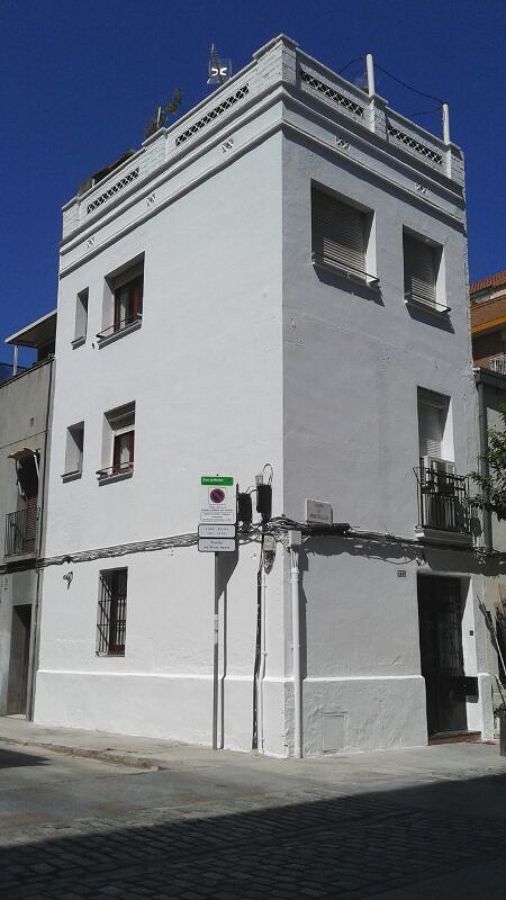 Saneamiento y pintura en fachada