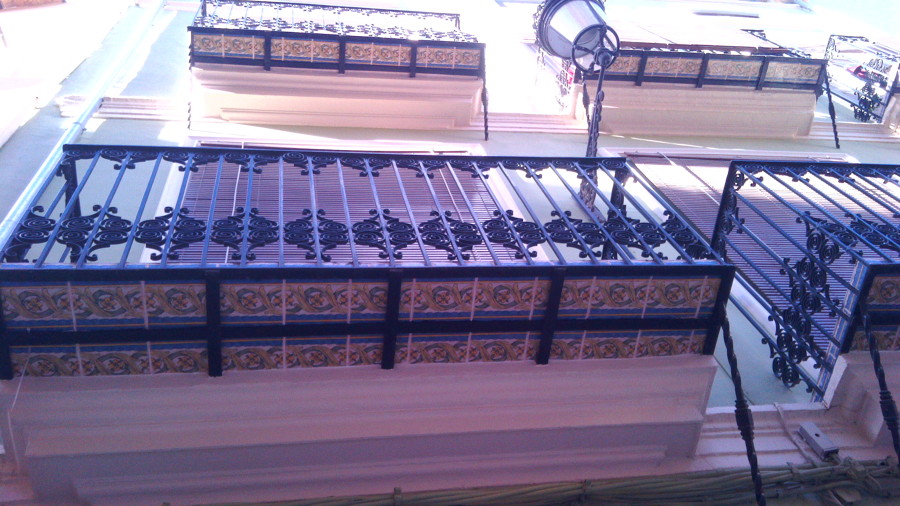BALCONES