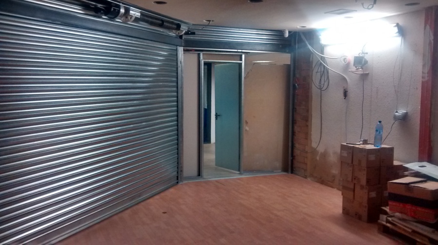 Persianas nuevas en local comercial
