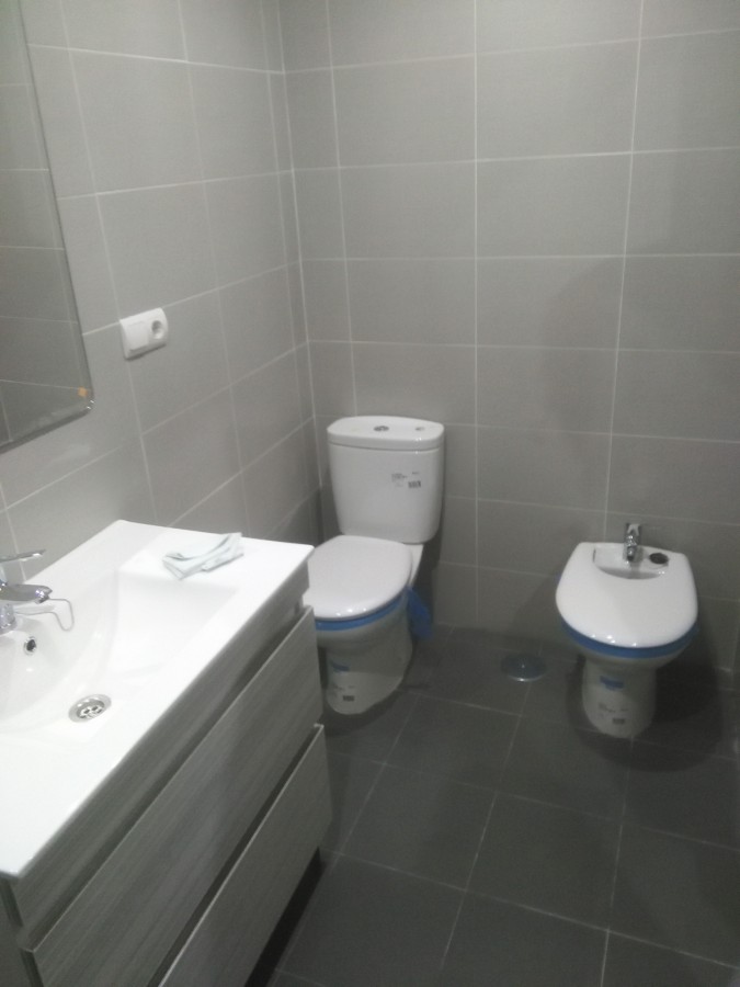 Colocacion de sanitarios y remates en cuarto de baño