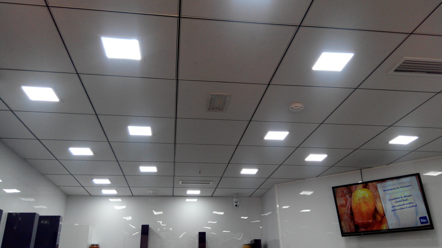 COLOCACION DE LUMINARIAS LED 