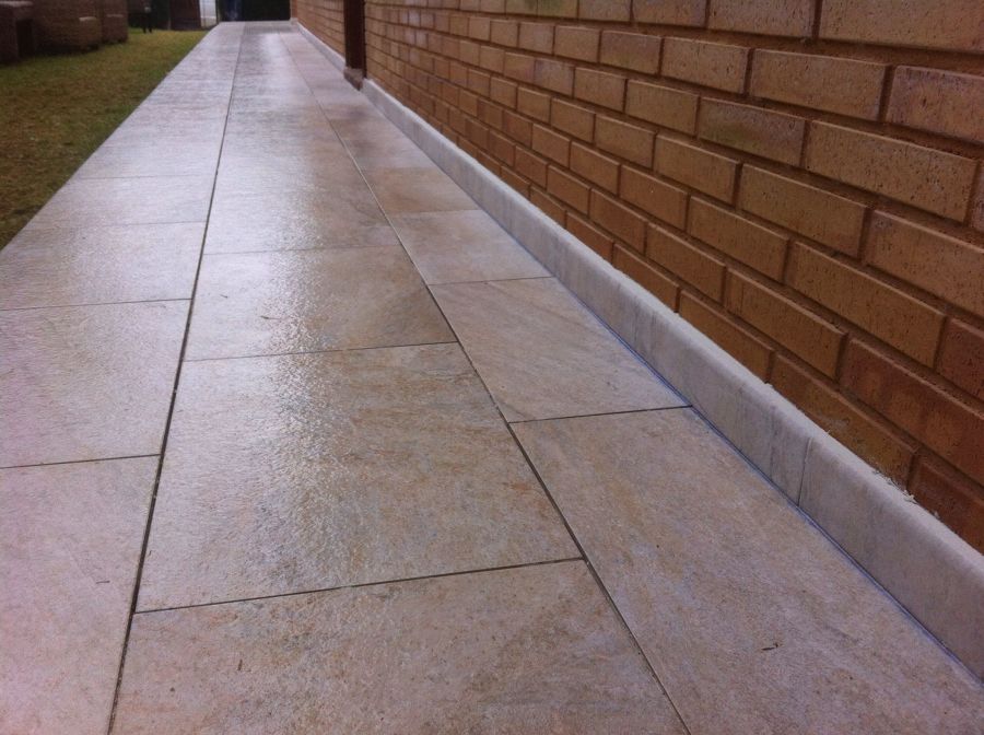 Pavimento porcelánico de exterior antideslizante