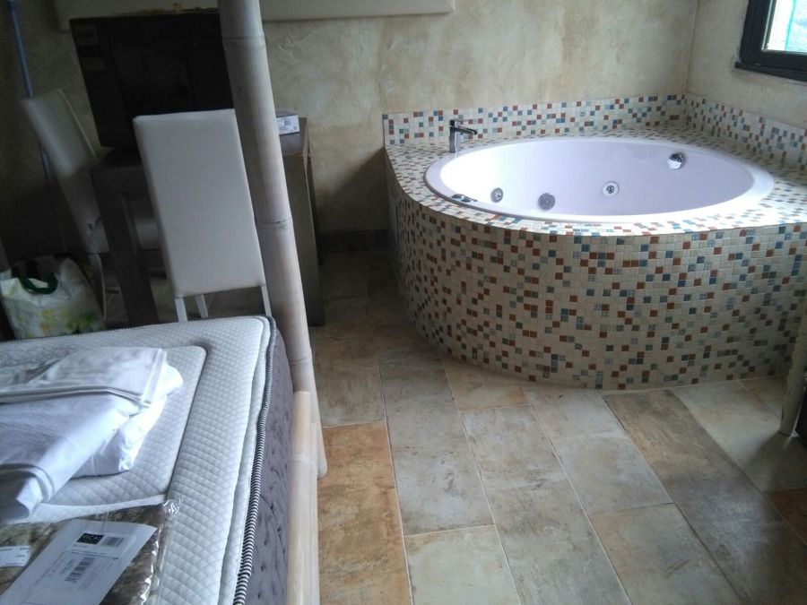 jacuzzi