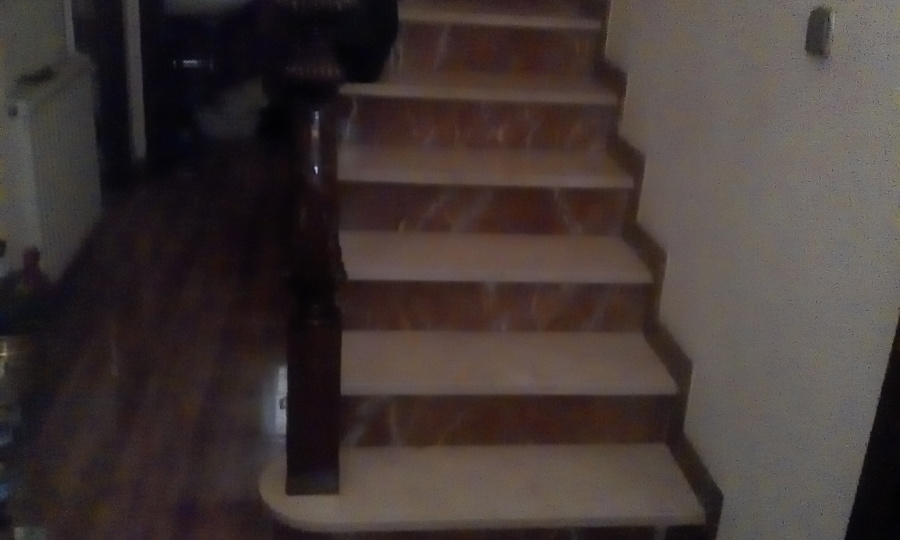Escalera y baranda.