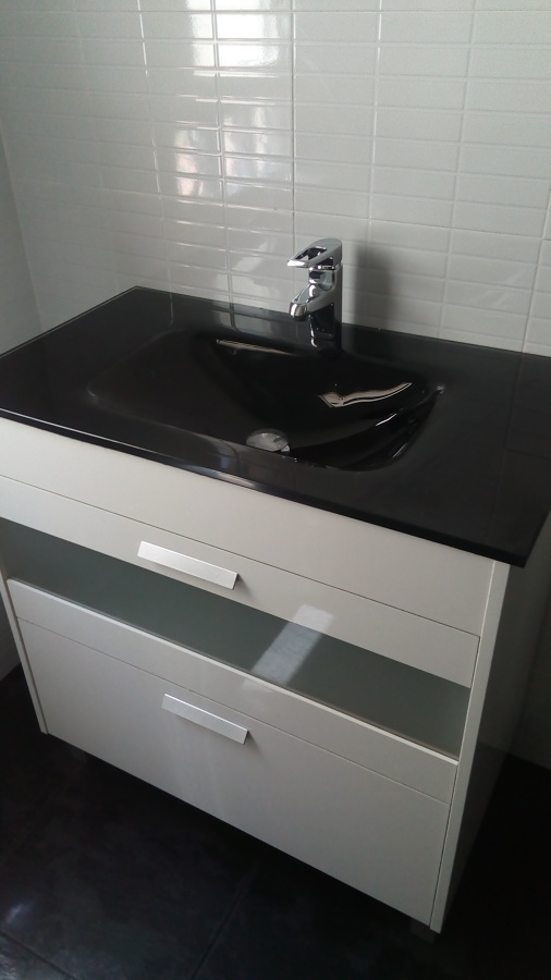 Mueble de baño con lavabo megro