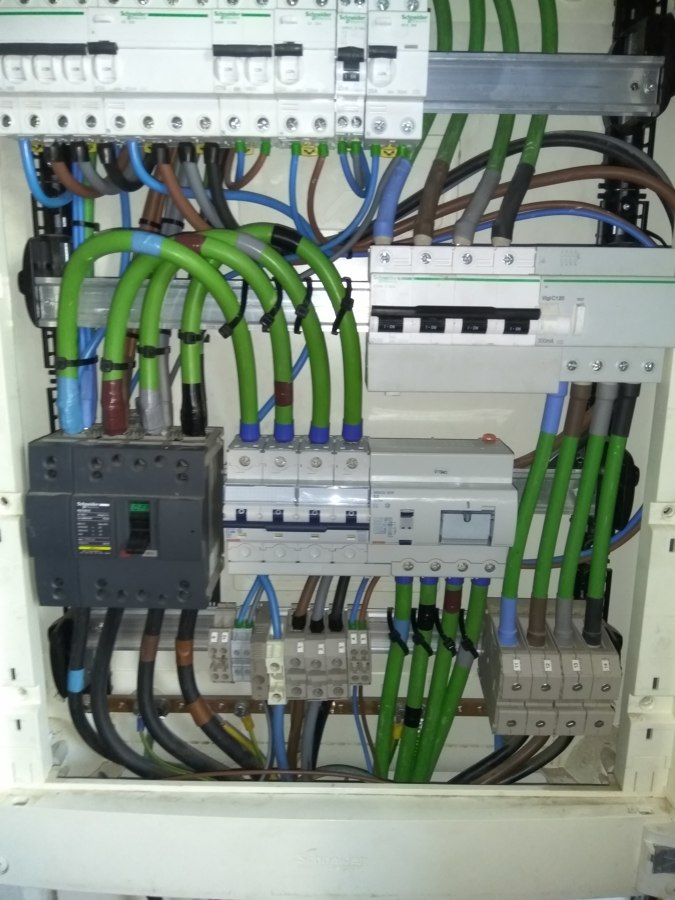 Cambio interruptor general cuadro climatización