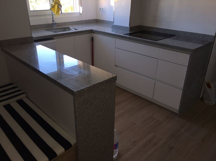 Encimera de cocina en gris perla