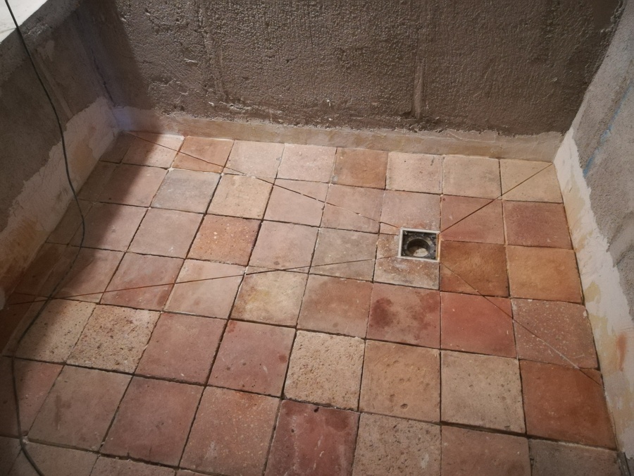 plata de ducha de baldosa recuperada