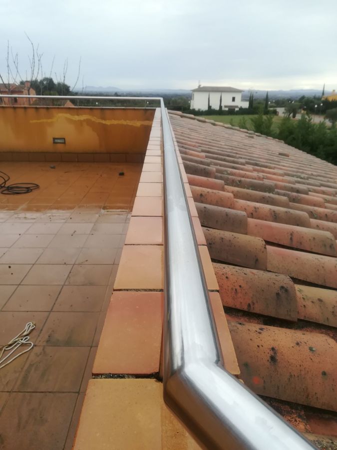 Limpieza de unas baldosas