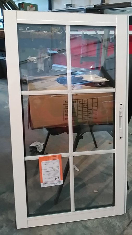 Ventana con palilleria interna