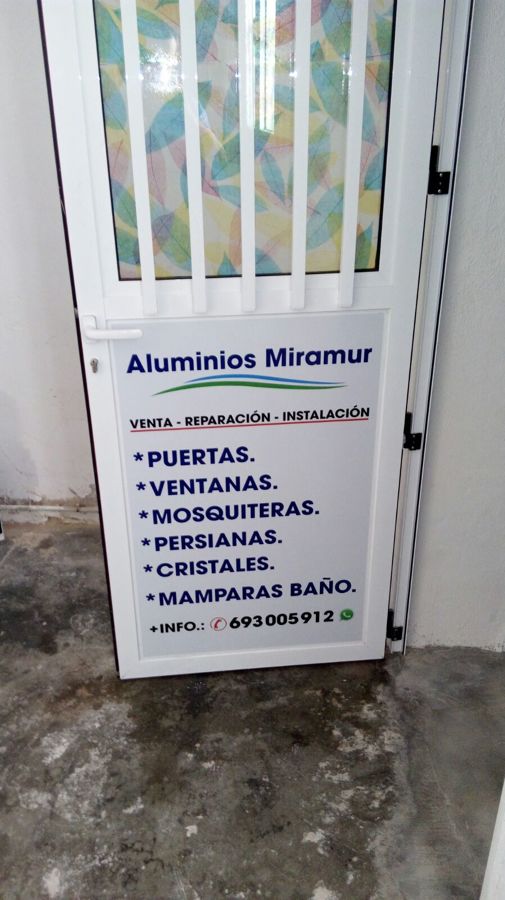 Puerta de aluminio