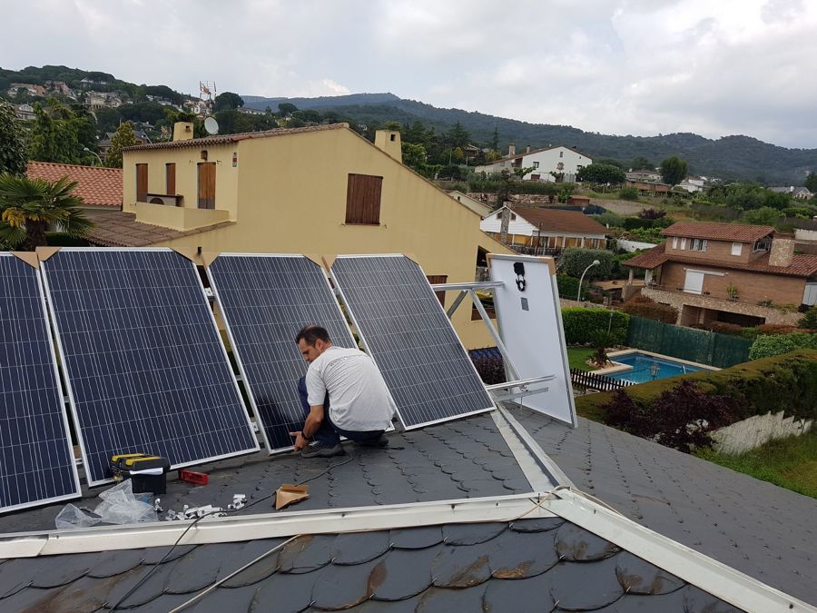 Instalación de energía solar Fotovoltaica para Autoconsumo de 1.5 kW en zona 3 con inyección 0. Caldes de Montbui