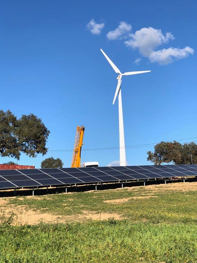 Instalación híbrida Solar + eólica