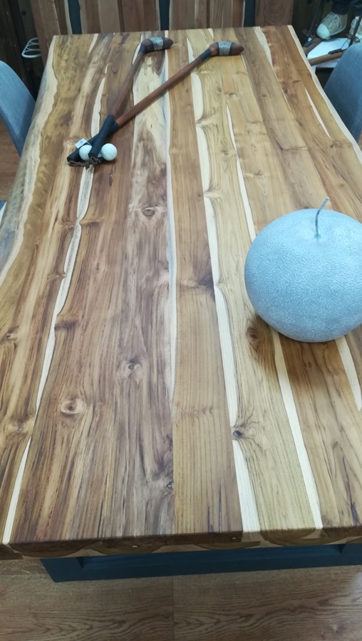 Detalle Mesa Nogal