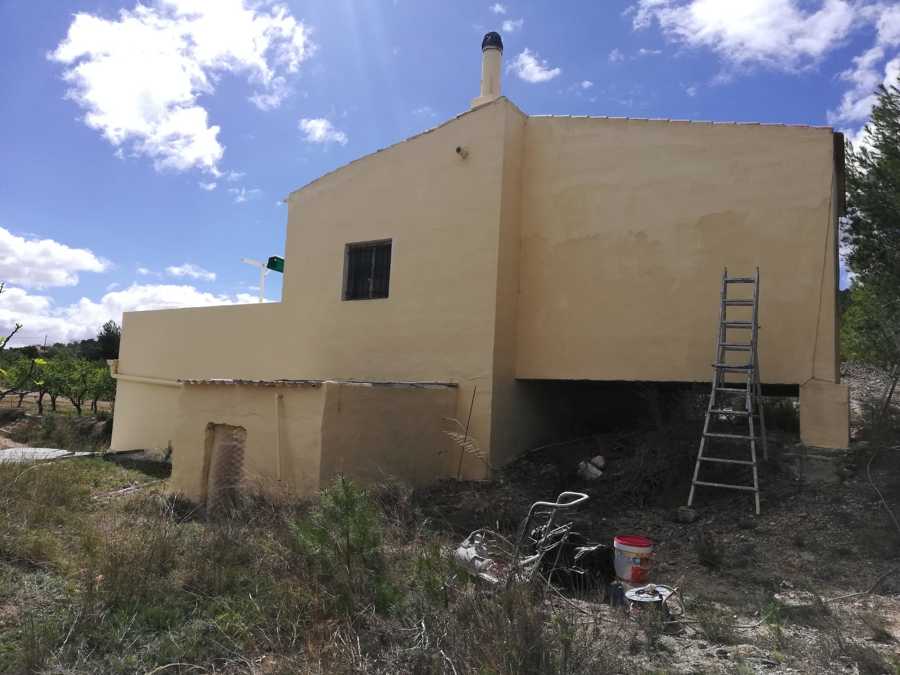 CASA DE CAMPO CON PINTURA Y ARREGLOS