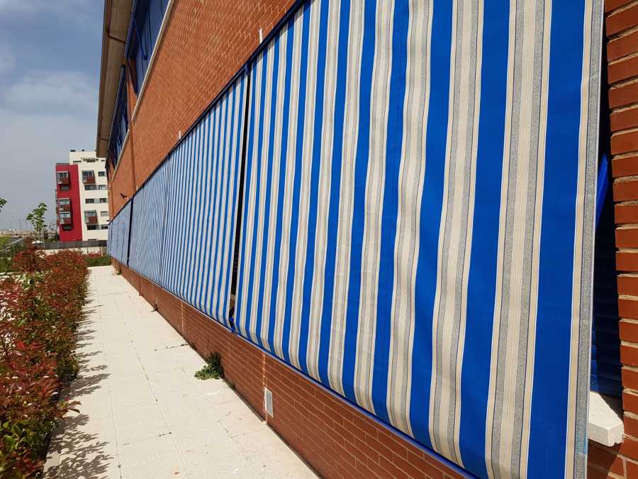 Toldos en Instituto
