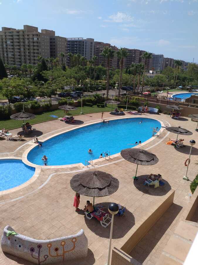 Piscina y zonas comunes