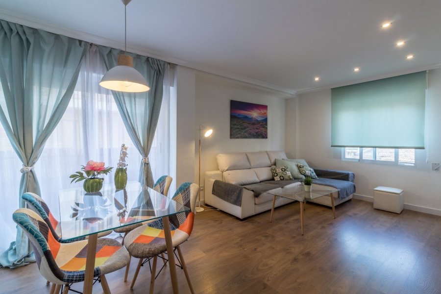 VIVIENDA EN LA RAYA