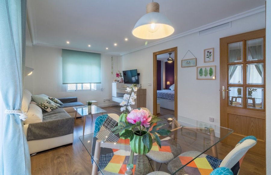 VIVIENDA EN LA RAYA