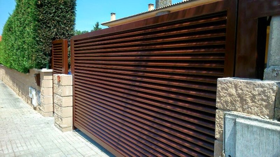 PUERTA JARDIN PANEL ALUACERO