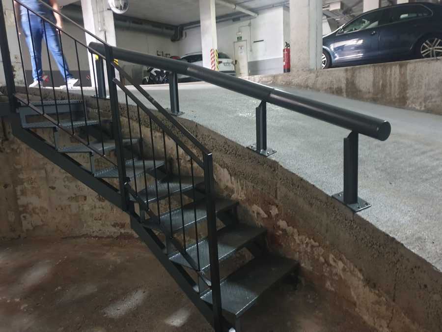 Escalera metálica